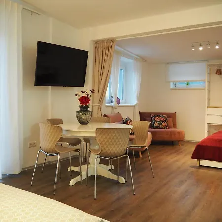 Apstay I Parking Option & Self Check-in Ferienhaus *