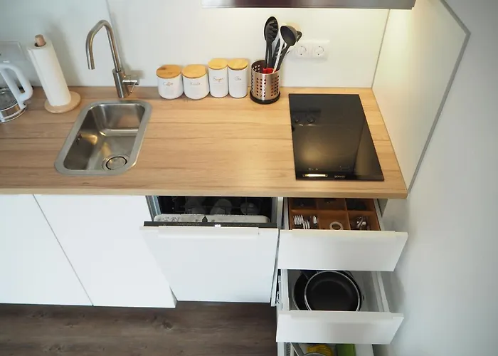 Apstay I Parking Option & Self Check-in